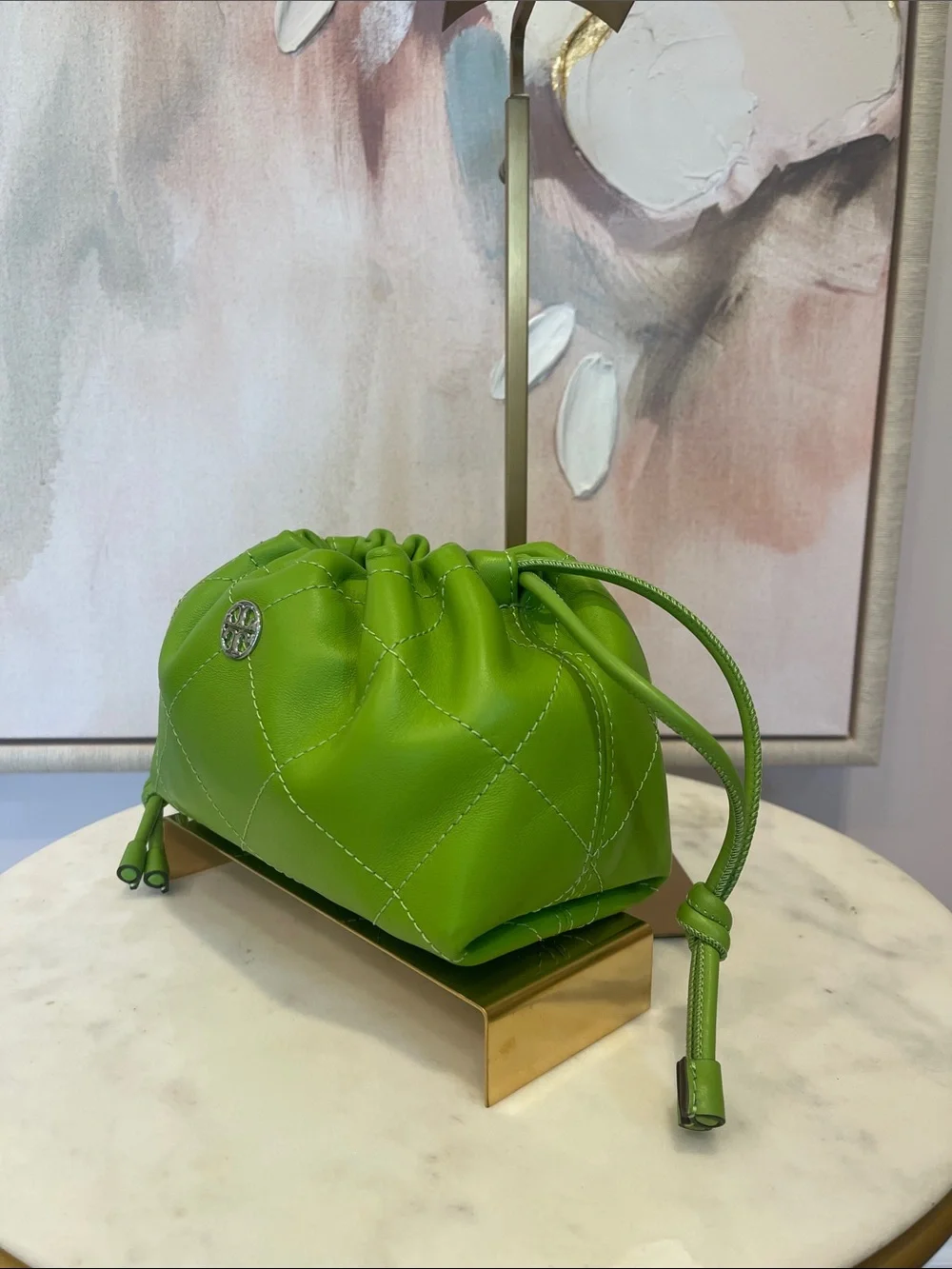 NWOT Tory Burch Green Leather Willa Soft Quilted Drawstring Crossbody